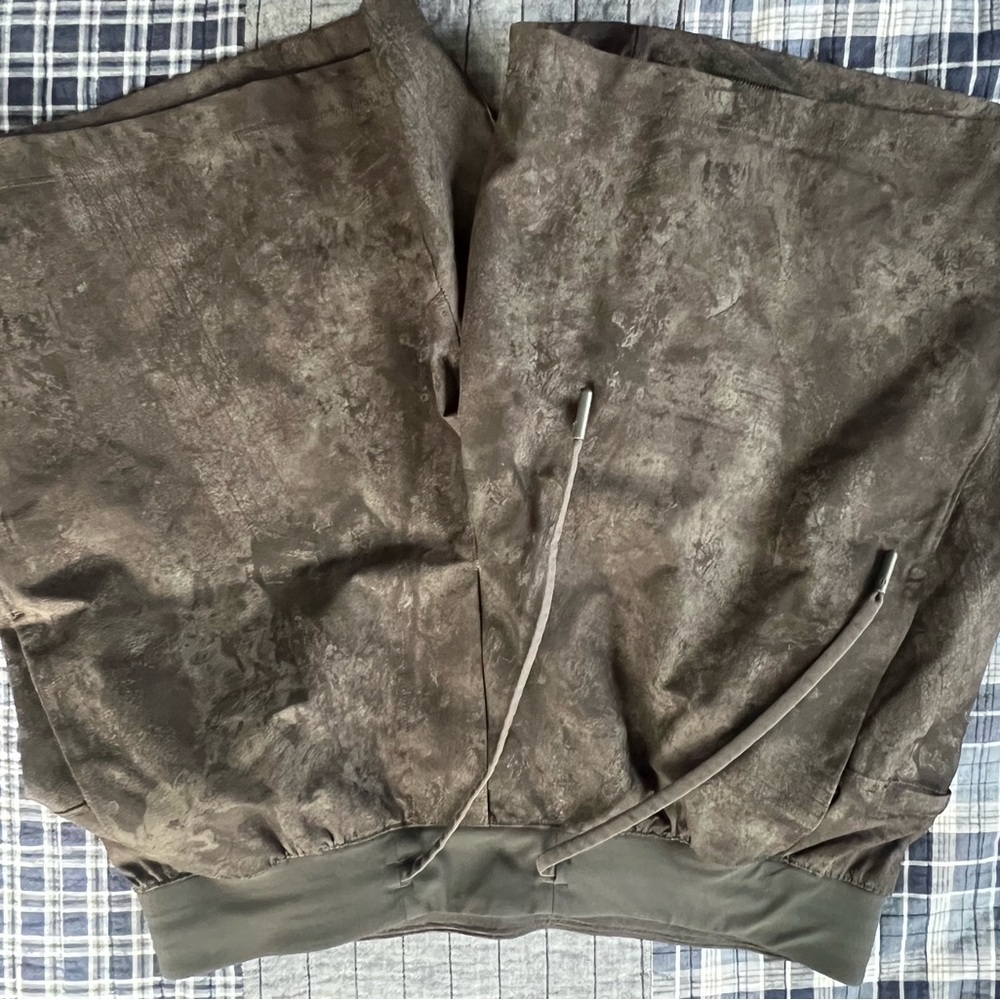 Black Pattern Zeroed In Lululemon Shorts